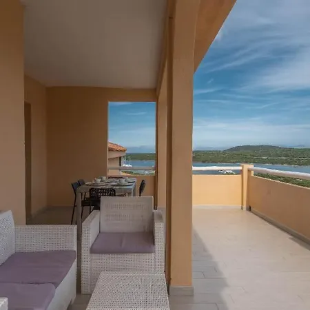 Relaxing Baiadebahas 2bedapt T6 Sleeps 6 Persons *