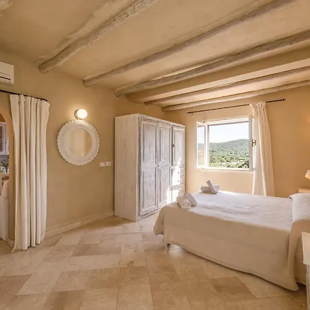Relaxing Baiadebahas 2bedapt T6 Sleeps 6 Persons Apartment Marinella (Sardinia)